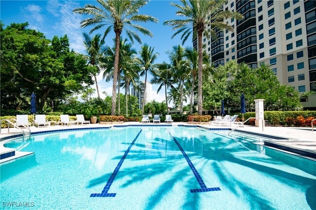 Building Photo - 23650 Via Veneto Unit 302