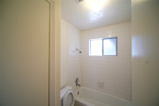 Photo - 12327 Shannon Hills Dr