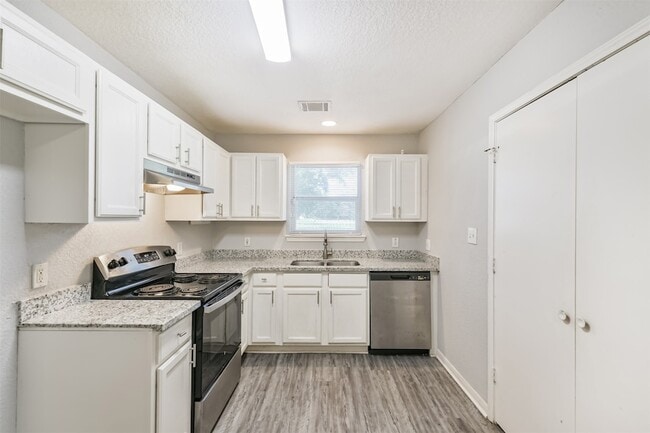 Photo - 617 Avenue I