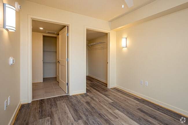 1BR, 1BA - Regular