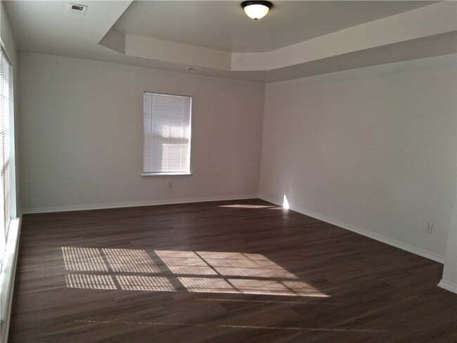 Photo - 1403 Camellia Dr