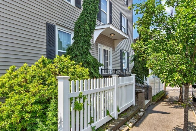 Photo - 32 Arthur St Unit 2