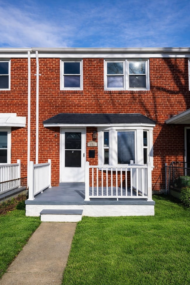 Building Photo - Three-Bedroom Home In Essex
