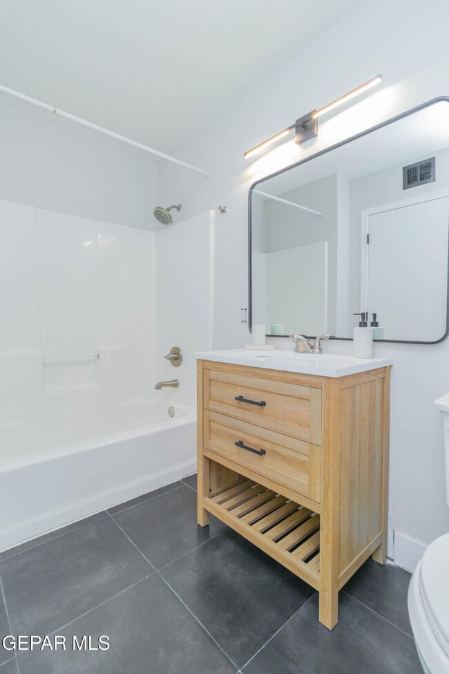 Photo - 716 Nazareno St