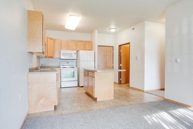 Lakestone Apartments Kitchen