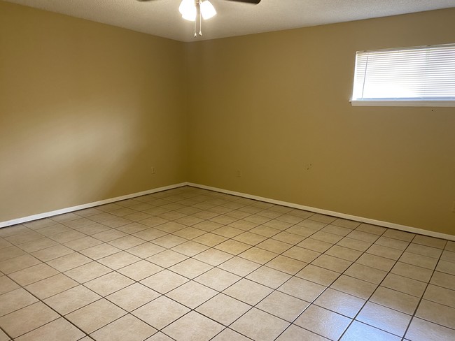Master bedroom - 1118 Violet Ave Unit A