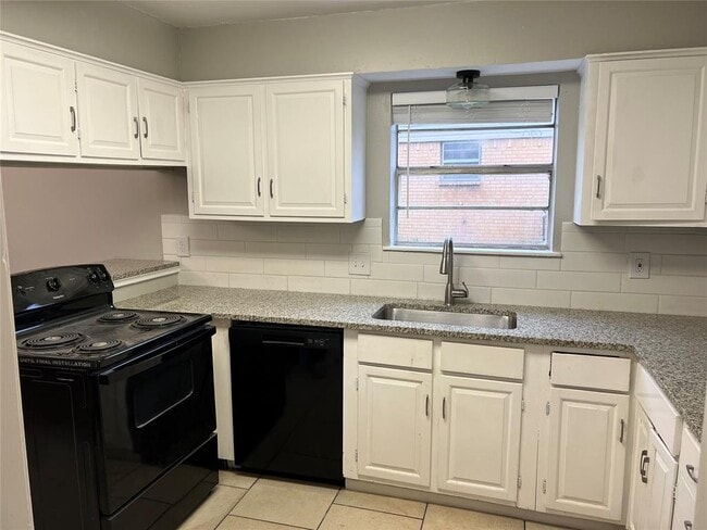 Photo - 6804 Lancer Ln