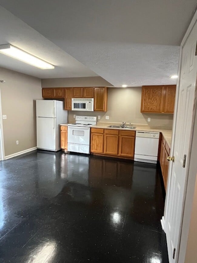 Photo - 1496 N Kinser Pike