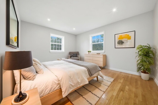 Photo - 11 Schubert St