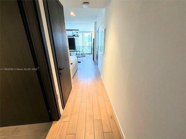 Photo - 398 NE 5th St Unidad 2108