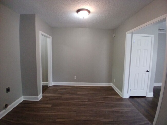 Photo - Updated 1 bedroom 1 bathroom Duplex - Open...