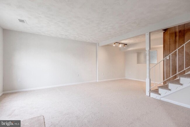 Photo - 1875 Iverson St