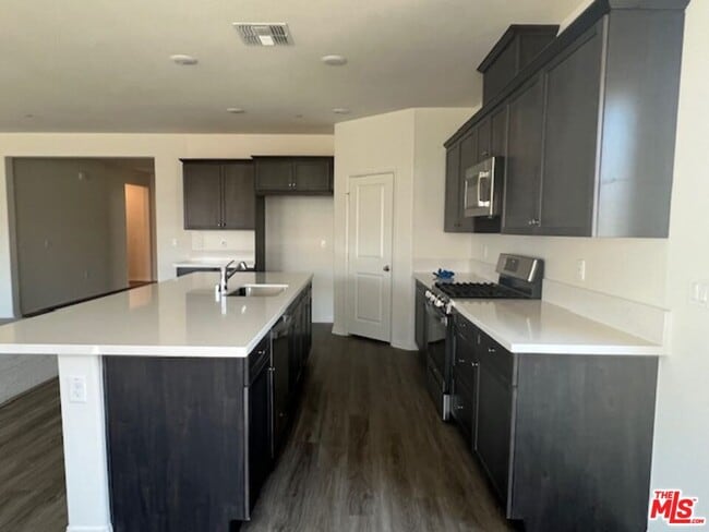 Photo - 7318 Chetco River St