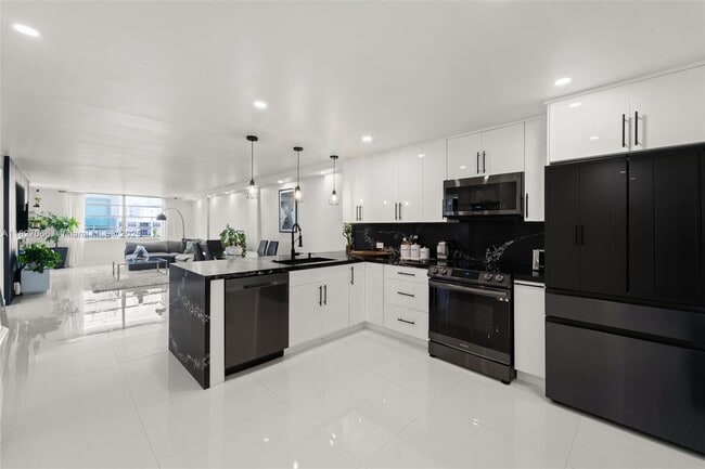 Photo - 1050 93rd St Unidad 7H