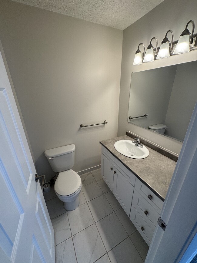 Photo - 1634 Crescent View Dr