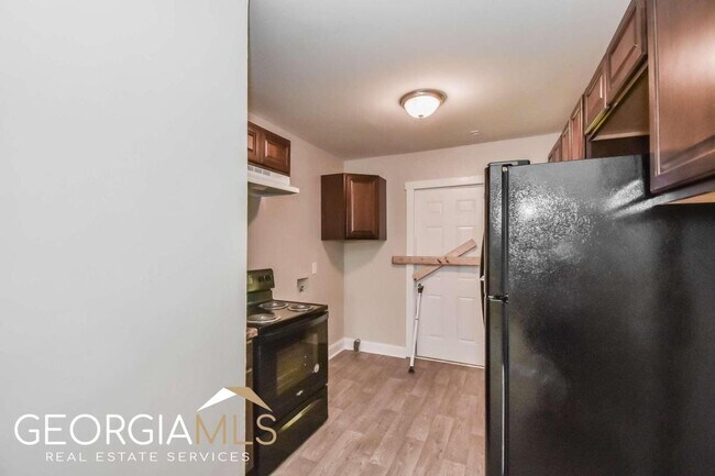 Photo - 942 Lawton St SW