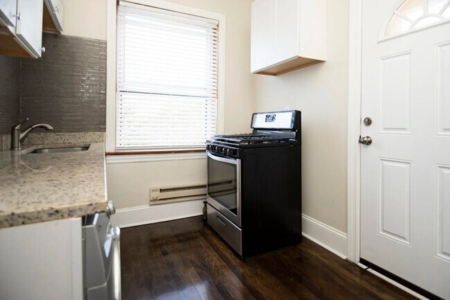 Photo - 312 Lee St Unit 3