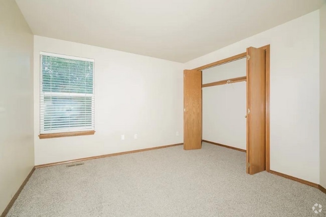 Building Photo - 32728 17th Ave SW Rental
