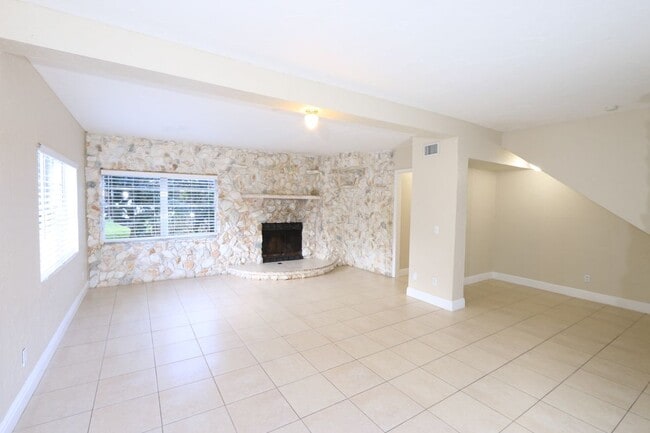 Photo - 4916 Silver Oak Dr