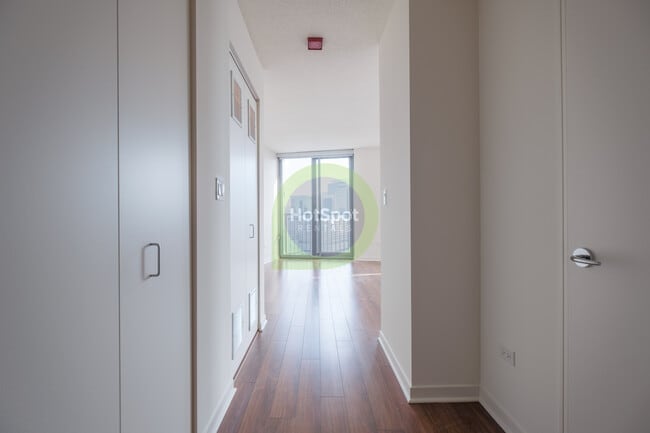 Photo - 543 N Kingsbury St