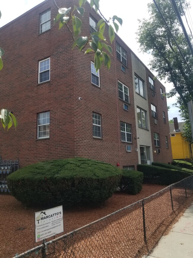 Building Photo - 132 Sherman St Unit 11 Rental