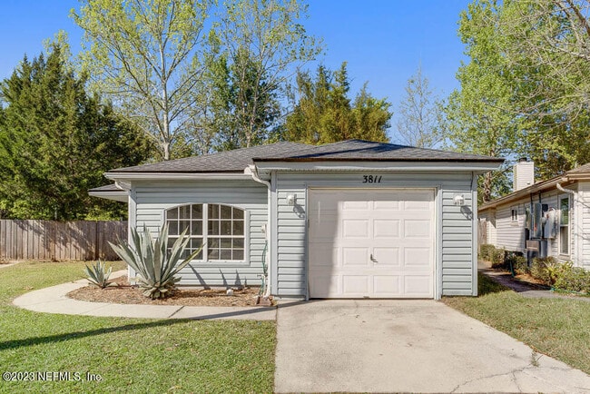 3811 Autumn Leaf Ct