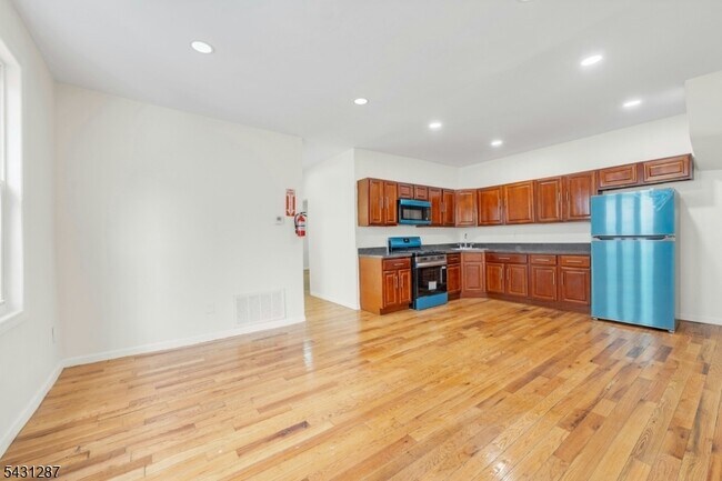 Photo - 101 Hedden Terrace Unit 1
