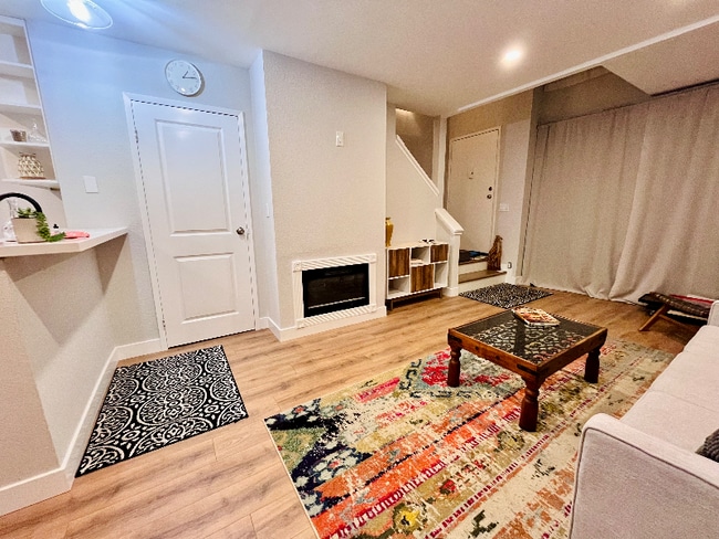 Building Photo - 389 Half Moon Ln