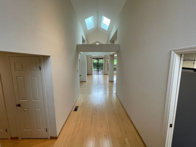 Photo - $4,575 - GORGEOUS 3 BEDROOM HOME IN BLACKHAWK