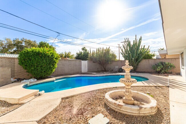 Photo - 5 BED, 2 BATH HOME WITH POOL IN THE BROADM...