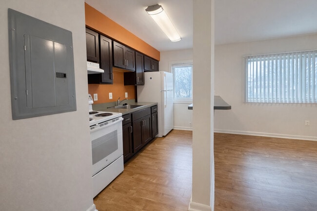 Kitchen - Weinberg Commons