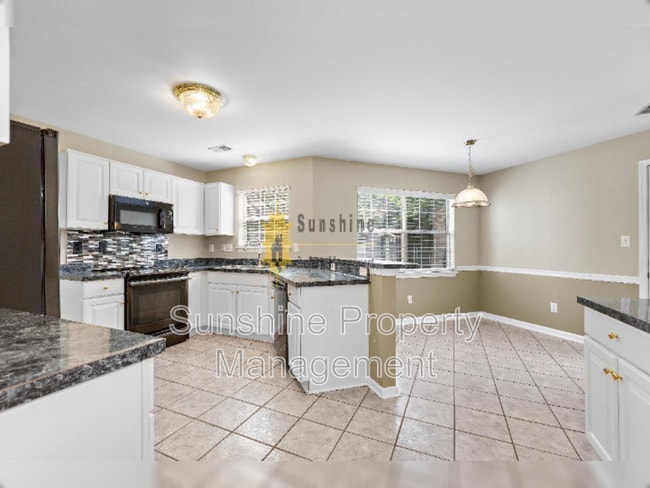 Photo - 3717 Finish Line Arch