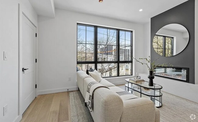 Building Photo - 135 5th St Unit 4 Rental