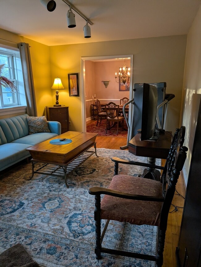 Photo - 8143 Brown Rd
