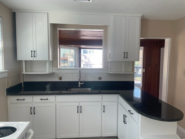 14 S Summerlin Ave
