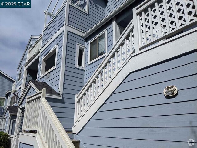 Building Photo - 249 Sea Crest Cir Rental