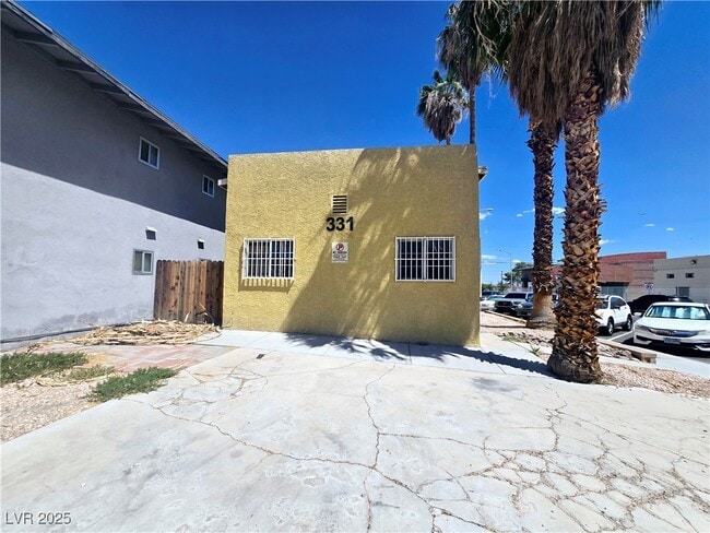Building Photo - 331 S 9th St Rental