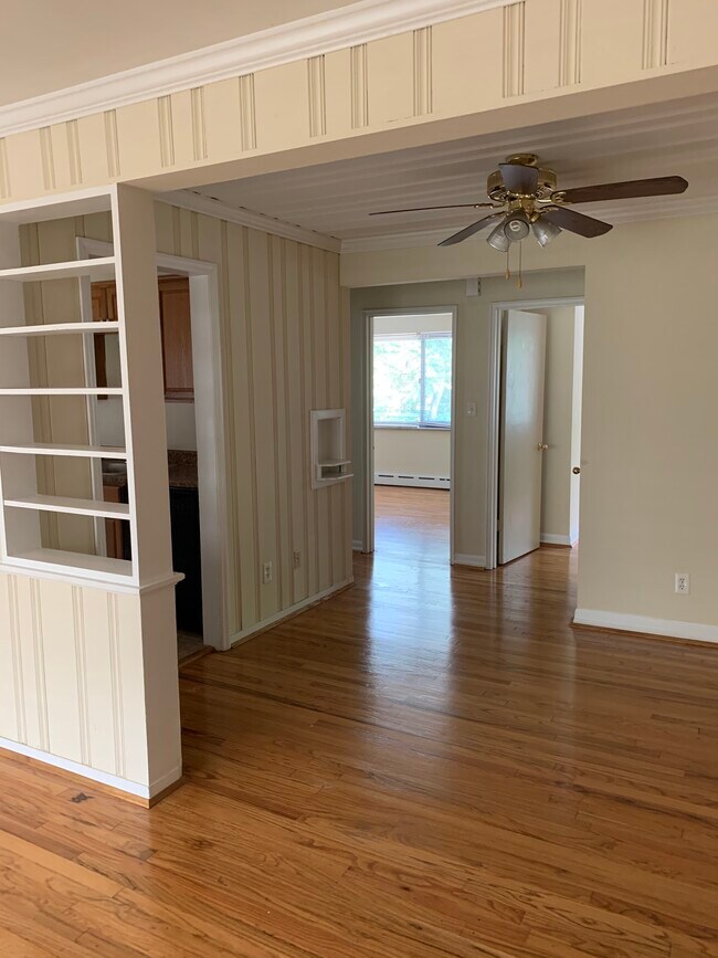 Photo - 1614 Beacon St