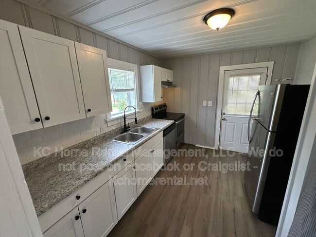 Photo - 7113 N Highland Ave