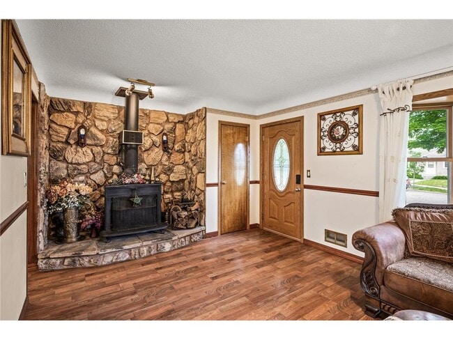 Photo - 2233 Fremont Ave E