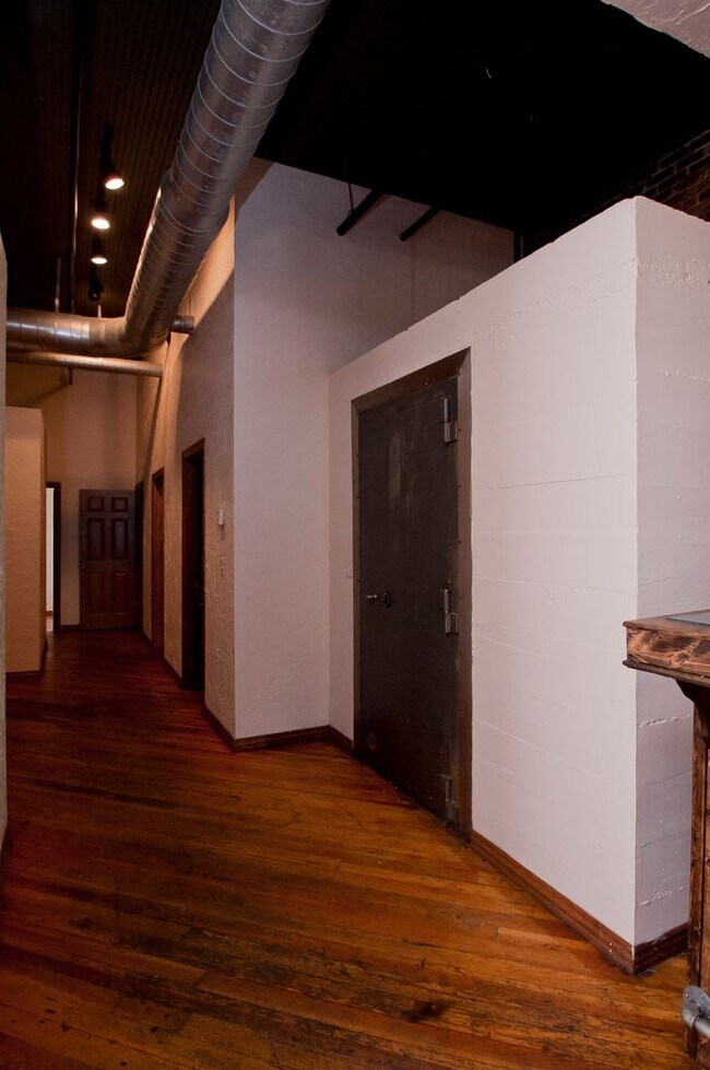 Photo - Market 101 Unidad M 101