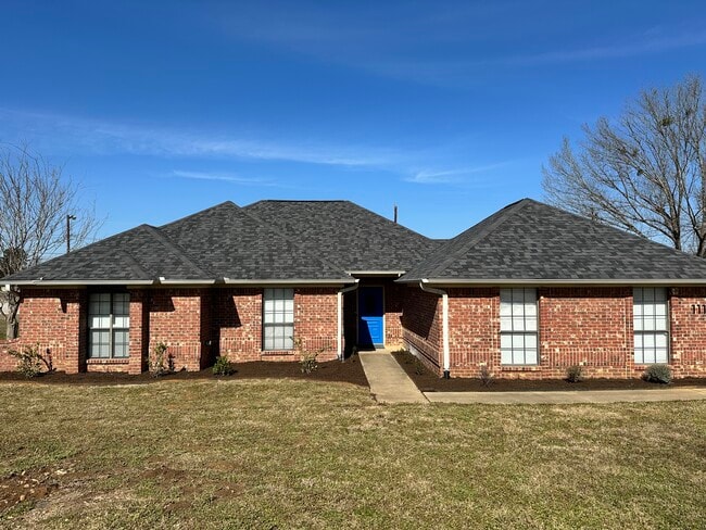 Building Photo - 111 Crestview St