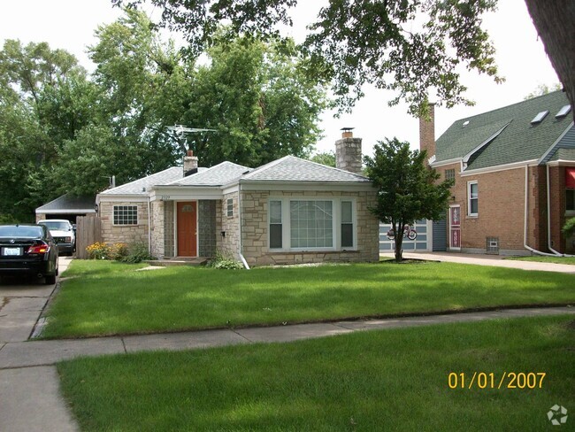 Building Photo - 2329 16th Ave Rental
