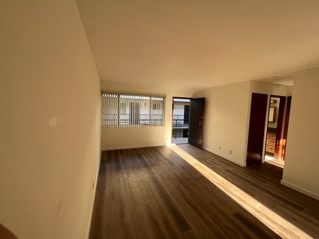 Building Photo - 1822 Francisco St Rental