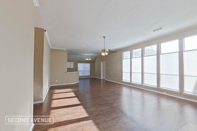 Photo - 616 Elm Falls Pl