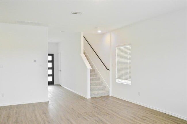 Photo - 136 Canley Lp