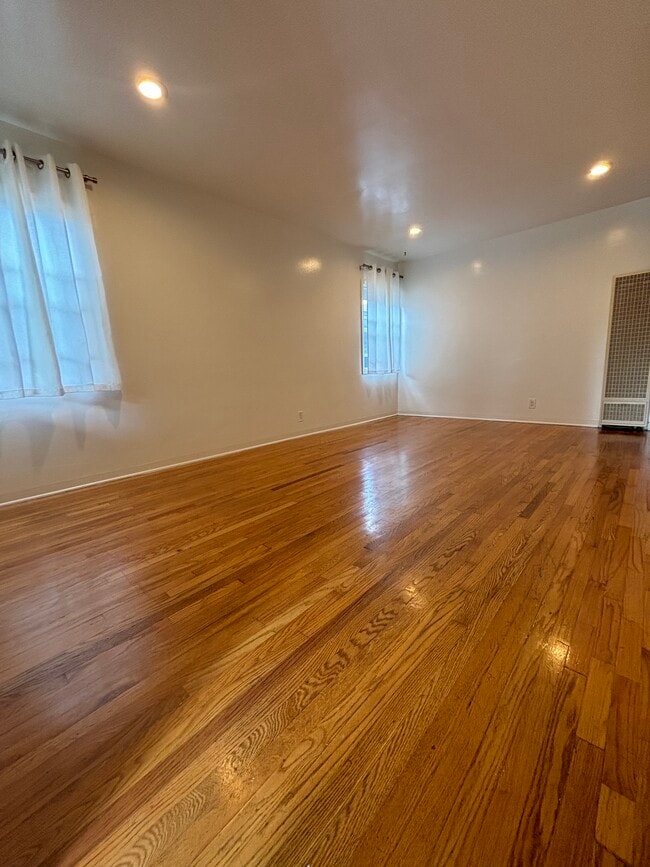 Photo - 1147 Van Buren Ave