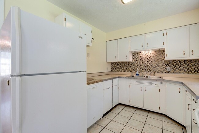 Photo - 3 bedroom home available for lease!