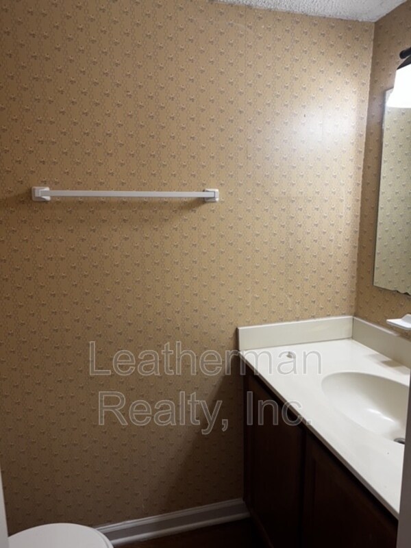 Photo - 738 Coventry Ln