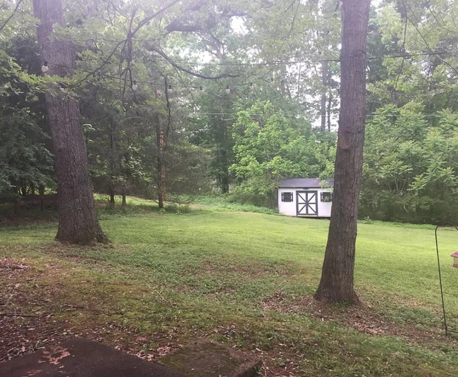 1122 Rolling Hill Dr